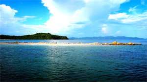 Relaxing on Koh NakhaNoi by Phuket Tour Provider Relaxing on Koh NakhaNoi by Phuket Tour Provider